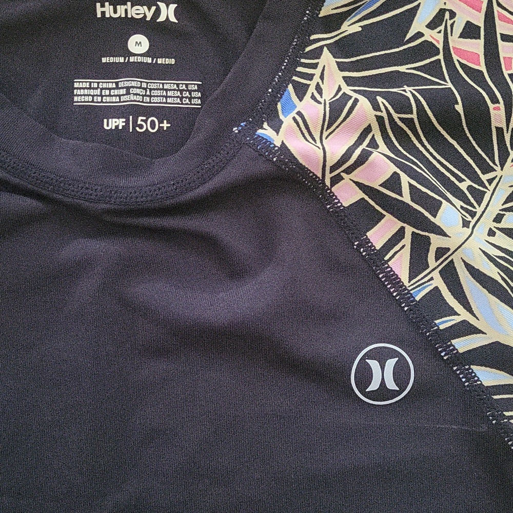 Hurley Rashguard - Picture 2 of 5